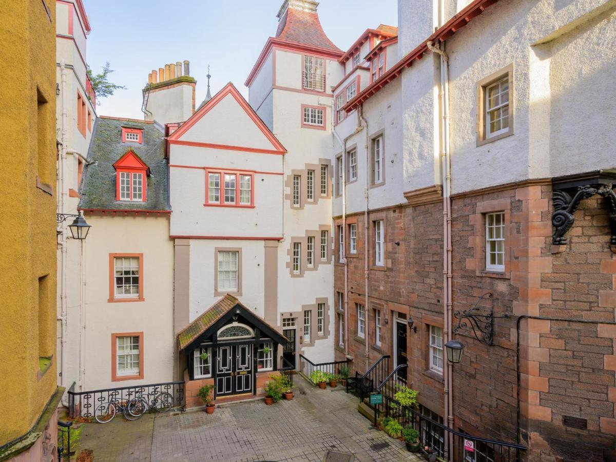 Pass The Keys Historic Ramsay Garden Apt With Balcony Views Edimburgo Exterior foto